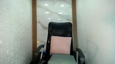 Penelopee Rouse online show from October 2025 07:42:02 PM