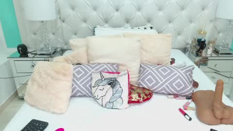 Penelope Laurent online show from January 2025 03:32:02 PM