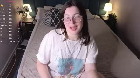 Hi  Im Peneloppa online show from October 2025 09:04:02 PM