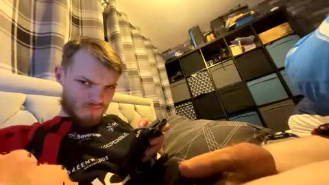 Penguin online show from October 2025 08:32:02 PM