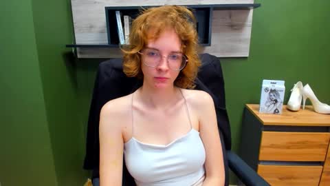 Snapshot of penny_lust chatting on September 2025 06:57:02 AM Penny online show from September 2025 06:57:02 AM