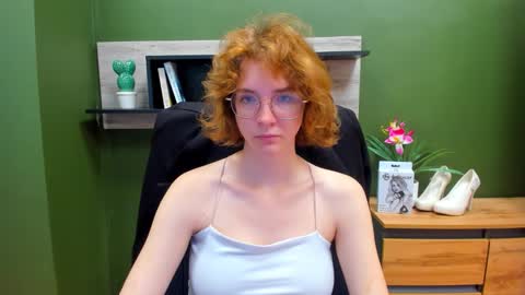 Snapshot of penny_lust chatting on September 2025 06:26:01 AM Penny online show from September 2025 06:26:01 AM