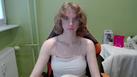 Snapshot of penny_lust chatting on November 2025 07:46:02 AM Penny online show from November 2025 07:46:02 AM