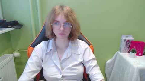 Snapshot of penny_lust chatting on November 2025 07:41:02 AM Penny online show from November 2025 07:41:02 AM