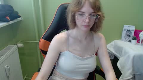 Snapshot of penny_lust chatting on November 2025 07:54:01 AM Penny online show from November 2025 07:54:01 AM