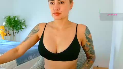 Snapshot of pennyy__ chatting on July 2026 09:48:02 AM Hi Im Penelope better vibrations 1111 online show from July 2026 09:48:02 AM