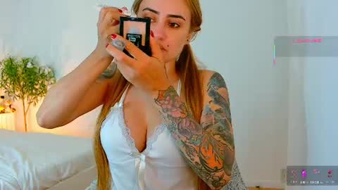 Snapshot of pennyy__ chatting on July 2026 11:28:01 AM Hi Im Penelope better vibrations 1111 online show from July 2026 11:28:01 AM