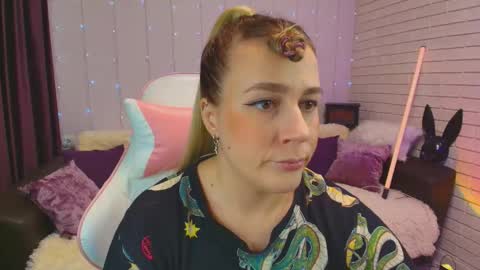 Dia  online show from February 2025 09:27:02 PM