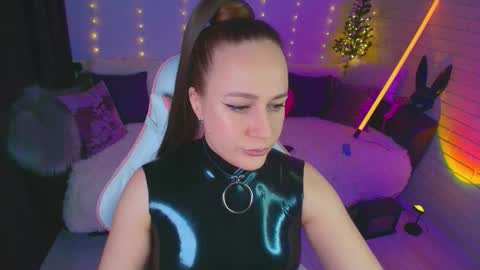 Dia  online show from February 2026 08:24:01 PM