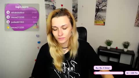 Mia online show from October 2025 07:12:02 AM