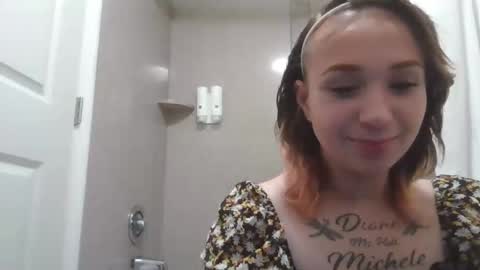 Snapshot of perfectly222peachy chatting on September 2025 01:44:02 PM perfectly222peachy online show from September 2025 01:44:02 PM