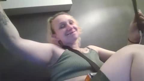 Snapshot of perfectly222peachy chatting on April 2026 10:02:01 AM perfectly222peachy online show from April 2026 10:02:01 AM