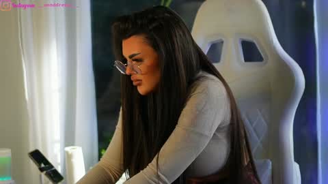 Dee online show from January 2025 09:41:01 AM