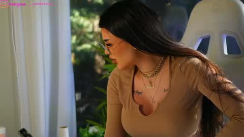 Dee online show from January 2025 09:59:01 AM