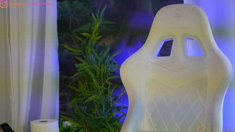 Dee online show from January 2025 09:36:02 AM