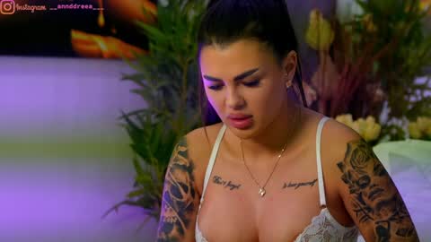 Dee online show from October 2025 05:15:02 PM