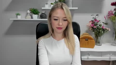 Cindy online show from January 2025 06:25:01 AM