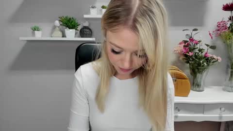 Cindy online show from January 2025 09:27:01 AM