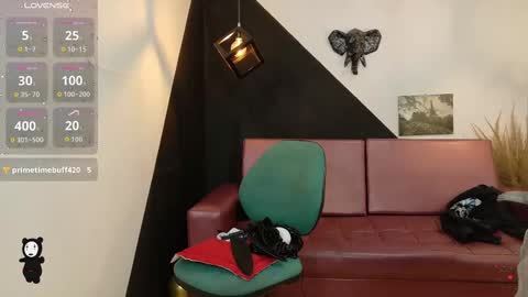   online show from October 2025 07:00:01 PM