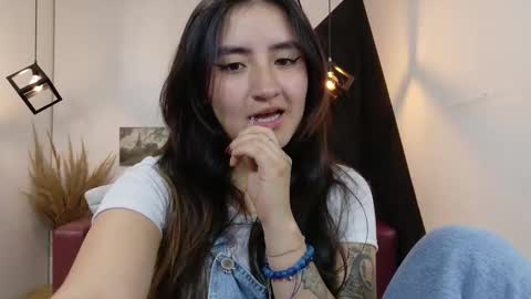   online show from November 2025 03:15:02 PM