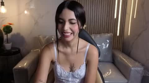 Snapshot of perla_lovely chatting on May 2026 12:22:02 PM perla_lovely online show from May 2026 12:22:02 PM