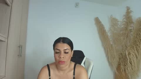 PERLA online show from September 2025 08:23:01 PM