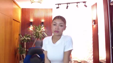 Perla online show from March 2025 12:15:02 PM