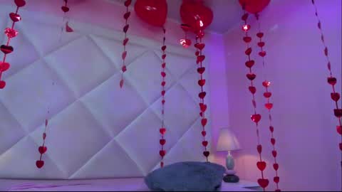 Perla online show from February 2025 07:42:01 PM