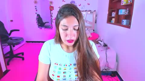 Snapshot of perlabeautiful chatting on June 2026 10:37:01 PM PERLA online show from June 2026 10:37:01 PM