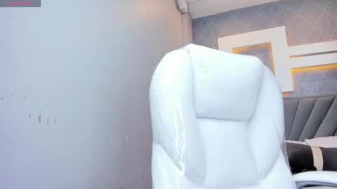 Snapshot of perlaevansx chatting on December 2024 11:07:02 PM PERLA online show from December 2024 11:07:02 PM