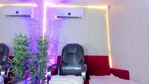 Snapshot of perlaevansx chatting on September 2025 11:21:01 PM PERLA online show from September 2025 11:21:01 PM