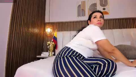 Snapshot of perlapreciosa chatting on July 2026 04:04:01 AM PerlaPreciosa online show from July 2026 04:04:01 AM