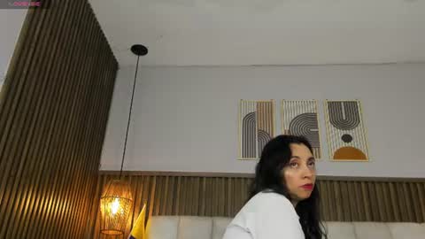 Snapshot of perlapreciosa chatting on July 2026 04:05:02 AM PerlaPreciosa online show from July 2026 04:05:02 AM