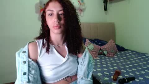 perlaweb_09 online show from September 2025 10:10:02 PM