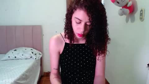 perlaweb_09 online show from November 2025 08:18:02 PM