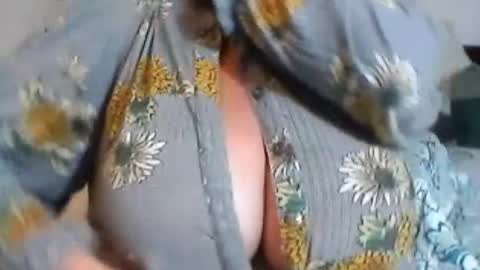 perlita070822 online show from August 2026 02:32:02 AM