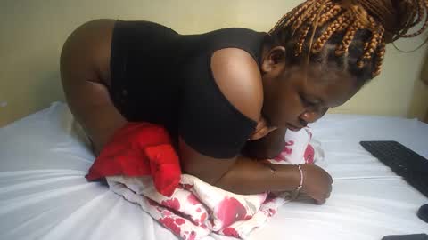 Snapshot of perpetual_doll chatting on March 2025 06:40:02 AM perpetual_doll online show from March 2025 06:40:02 AM