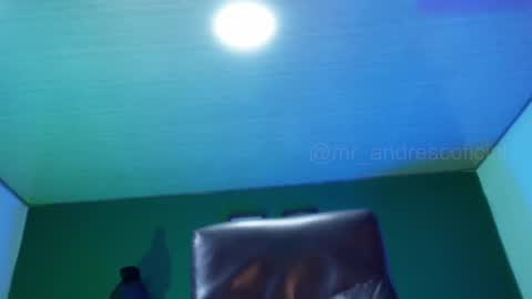 andres    online show from January 2025 11:45:01 PM