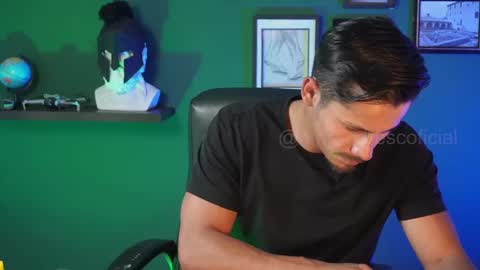 andres    online show from March 2025 07:54:01 PM