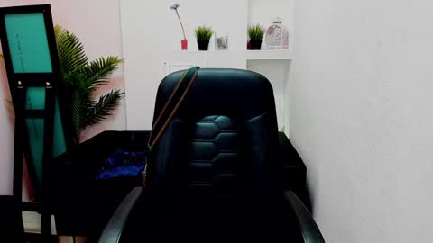 horror flying on the wings of the night.... online show from January 2025 05:45:02 AM