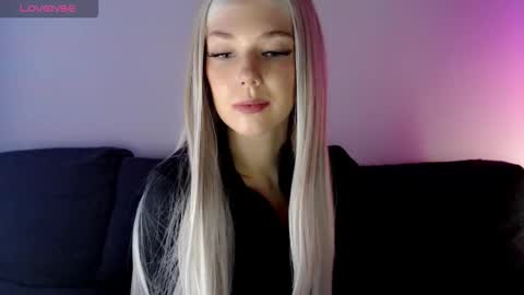 Isabella online show from December 2025 07:14:02 AM