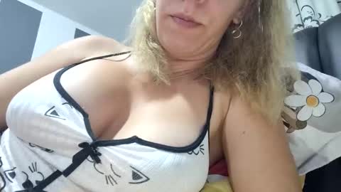 Lisa -  online show from September 2025 06:09:01 PM