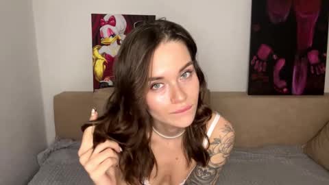 Oliver and Leona online show from December 2025 02:23:02 PM