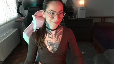 Snapshot of petal_dust_ chatting on April 2026 02:52:02 PM petal_dust_ online show from April 2026 02:52:02 PM