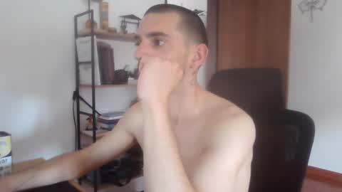Snapshot of peter_coat chatting on June 2026 05:01:02 PM peter_coat online show from June 2026 05:01:02 PM