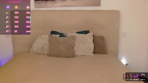 Peters Emily online show from September 2025 12:26:01 PM