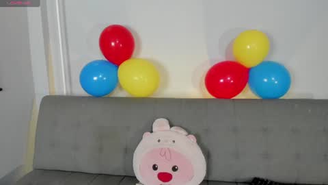 Snapshot of petite_artemis chatting on June 2026 03:27:01 PM Artemisa online show from June 2026 03:27:01 PM