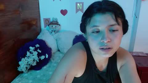 petite online show from December 2025 01:32:01 AM