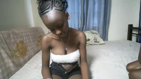 petite_funnie online show from November 2025 07:38:02 AM