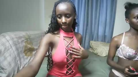 petite_funnie online show from November 2025 08:59:02 AM